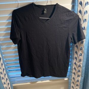 Ag v neck medium